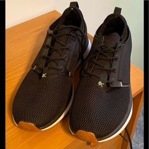 EUC Kuru Atom Women’s Sneakers - Size 11